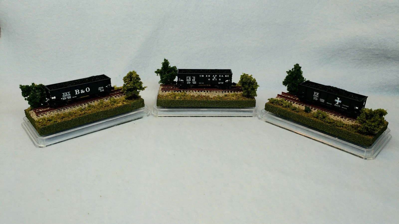 Z SCALE MINI DISPLAY CASES – 3/ PACK – GREAT FOR ALL Z LOCOS OR CARS