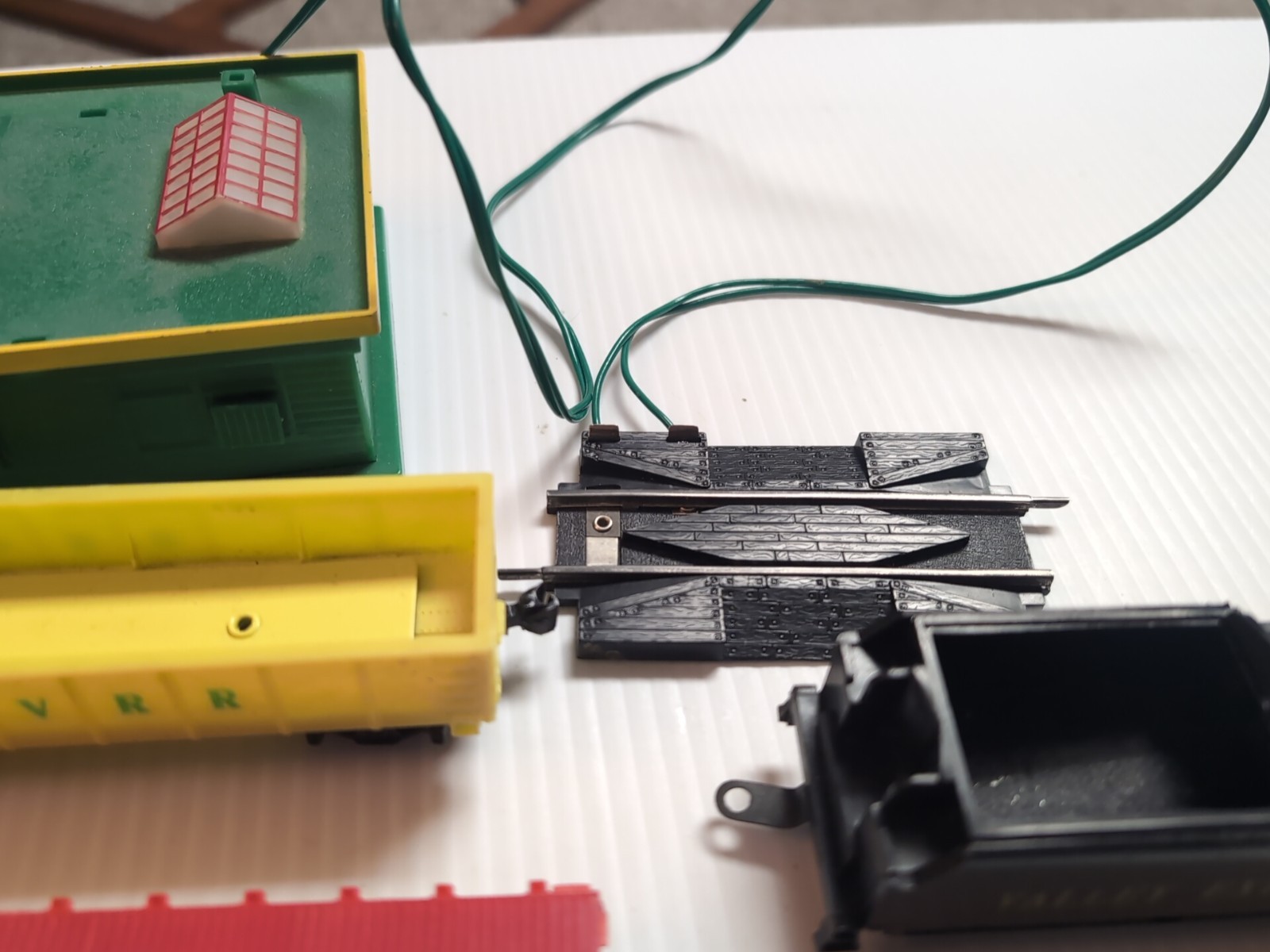 Marx Battery Operated Valley Express HO Train with track Tested