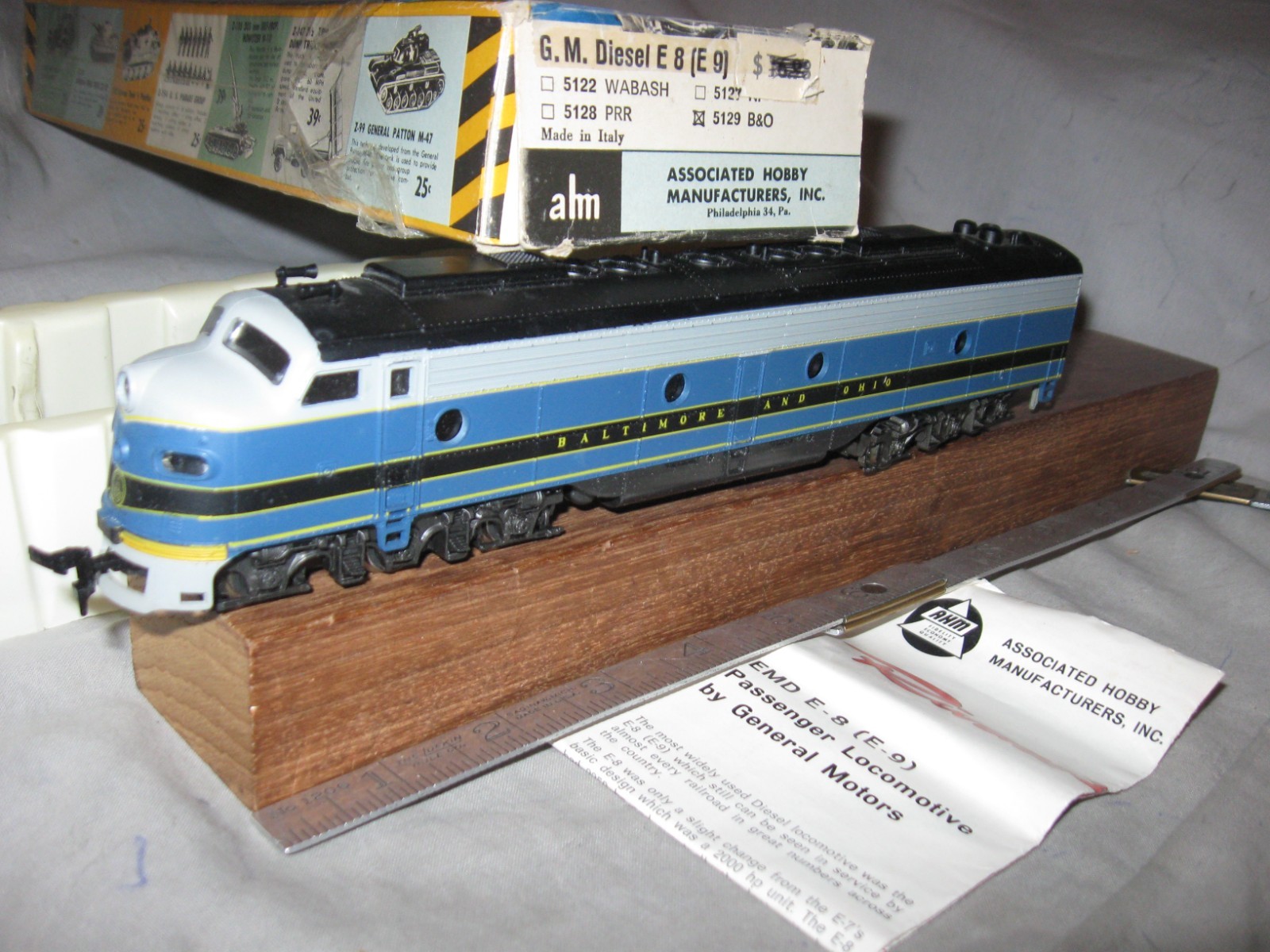 X4141 HO AHM RIVAROSSI 5129 BALTIMORE & OHIO RR EMD E8A DIESEL LOCO