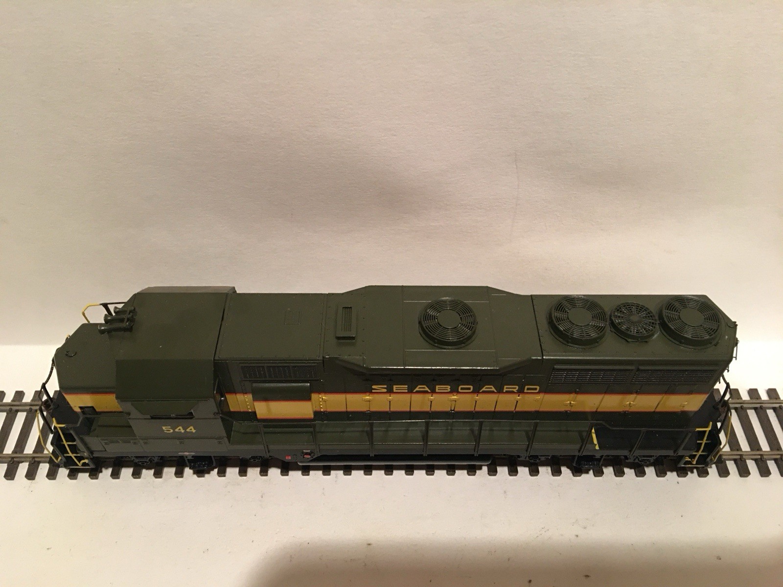 HO Athearn RTR Seaboard Air Line GP35 Powered Diesel Locomotive SAL #544