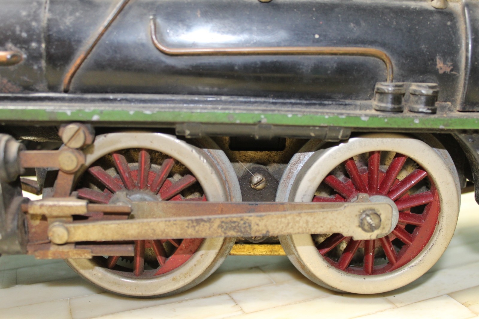 Lionel Standard Bild a Loco Gauge 2-4-0 Steam Locomotive & Tender 384E and 384T