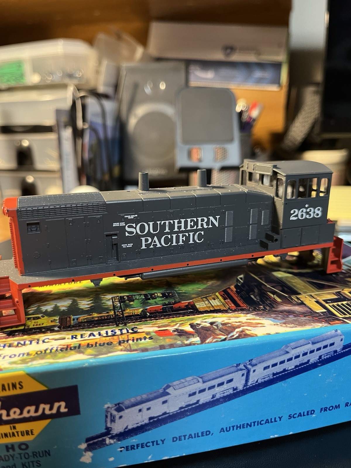 Athearn SW1500 Southern Pacific Shell