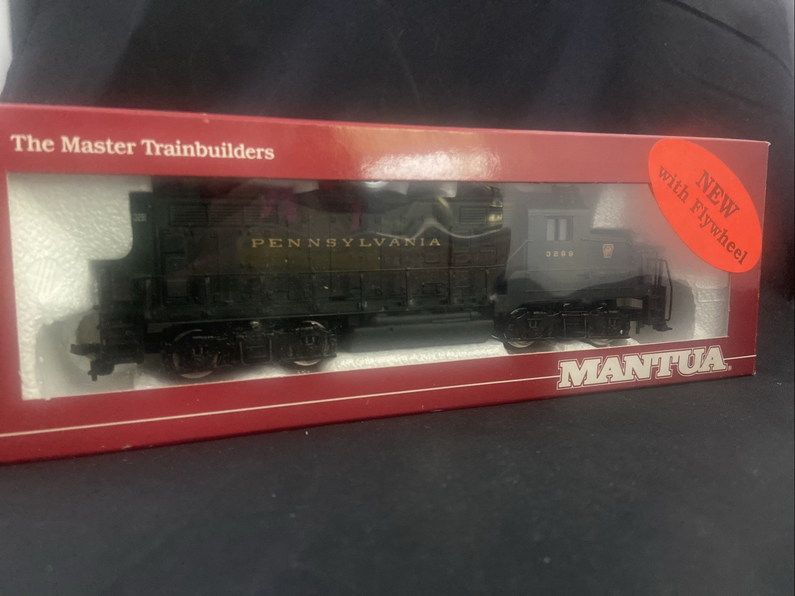 Vintage HO scale MANTUA Pennsylvania GP20 #3299 Diesel Locomotive