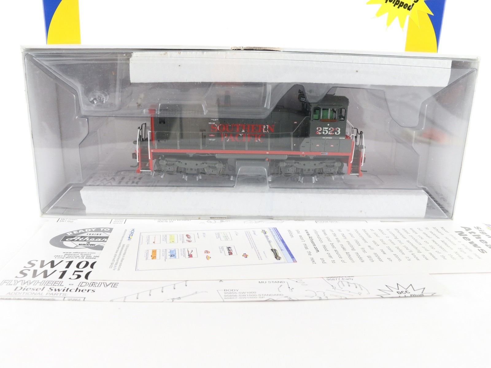 Athearn HO 96682 Southern Pacific 2523 SW1500 Worn Red Lettering Diesel Loco