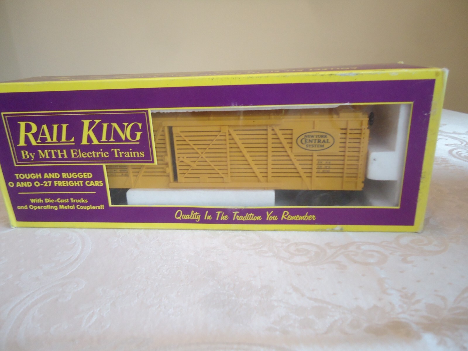 Rail King by MTH O Scale New York Central Stock Car 3 Rail MT-7101