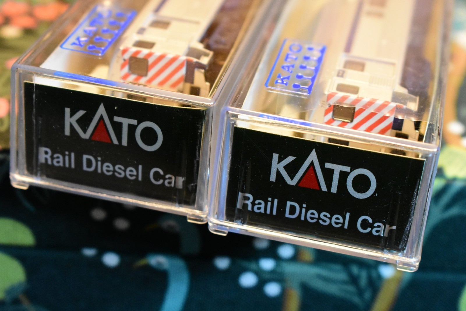 N Scale KATO 106-3015 Alaska Railroad RDC Rail Diesel Cat Set #711/712 EX BUDD