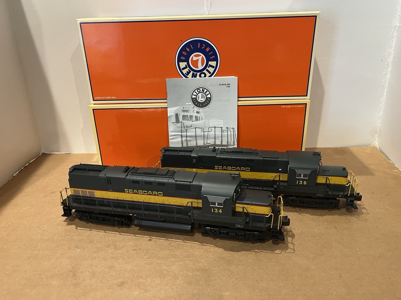 Lionel Seaboard ALCO C-420 Diesel Locomotive Power Unit And Non-Power Unit