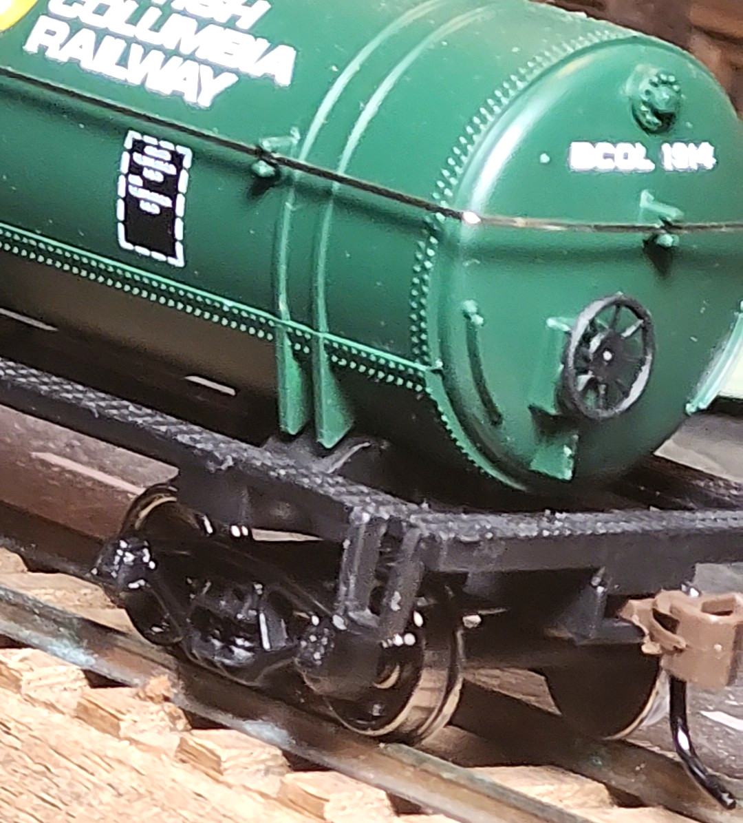 Walthers HO=1/87 Tank Cars-BCOL=BRITISH COLUMBIA RAILWAY-BUILT-RTR-LAYOUT-MW