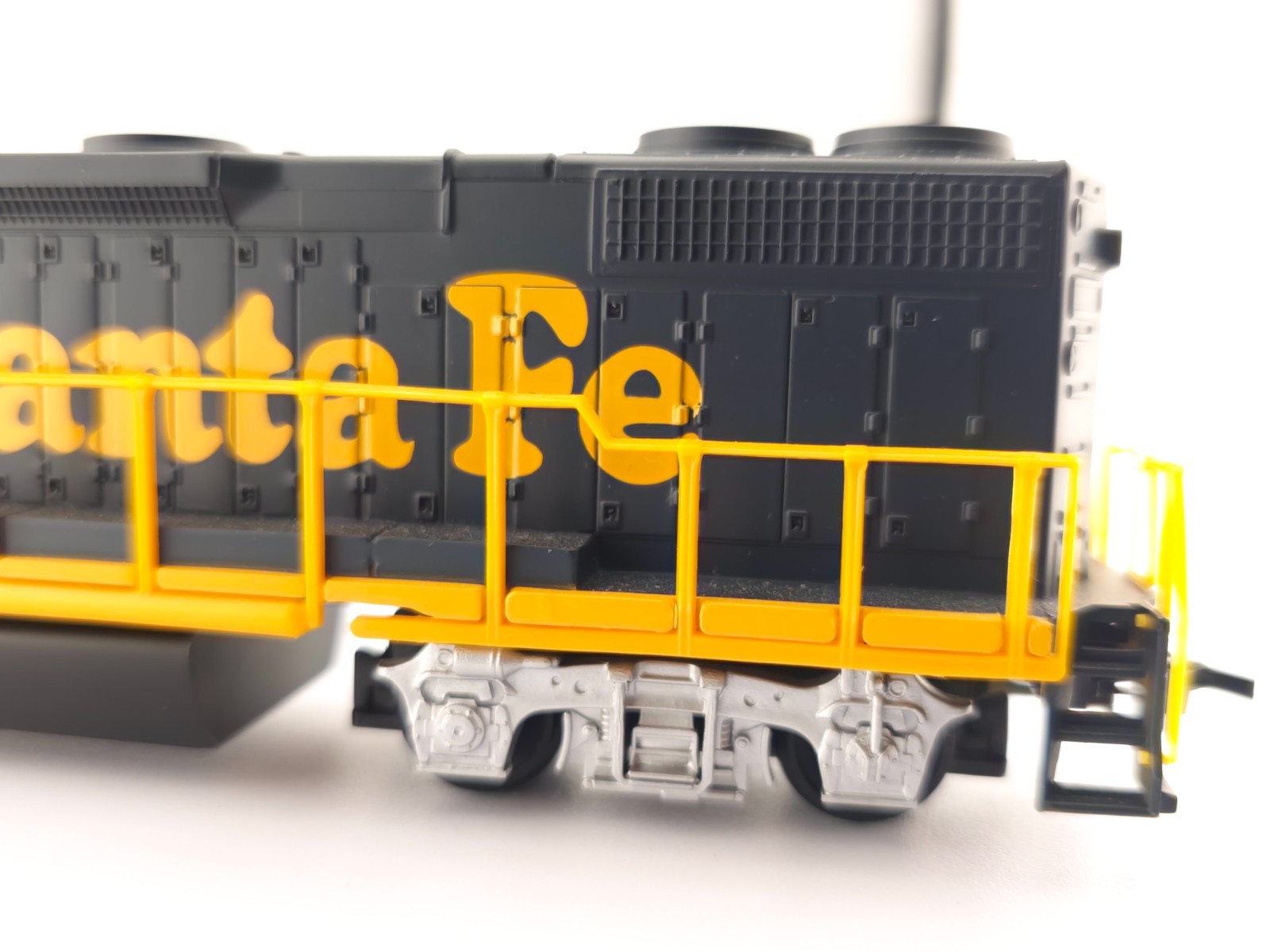 Life-Like HO Scale Santa Fe GP38 DUMMY Diesel Locomotive #3600 Model Train
