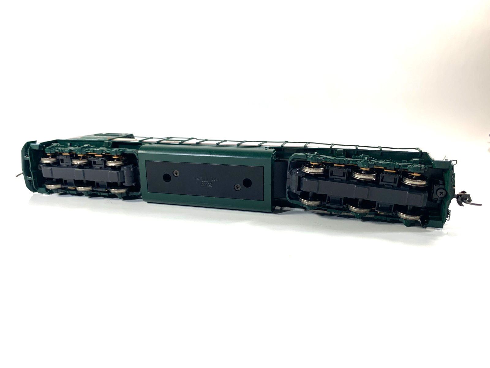 Kato HO 37-6383 BNSF Merger Scheme SD70MAC Diesel # 9647 -DCC/ No Sound