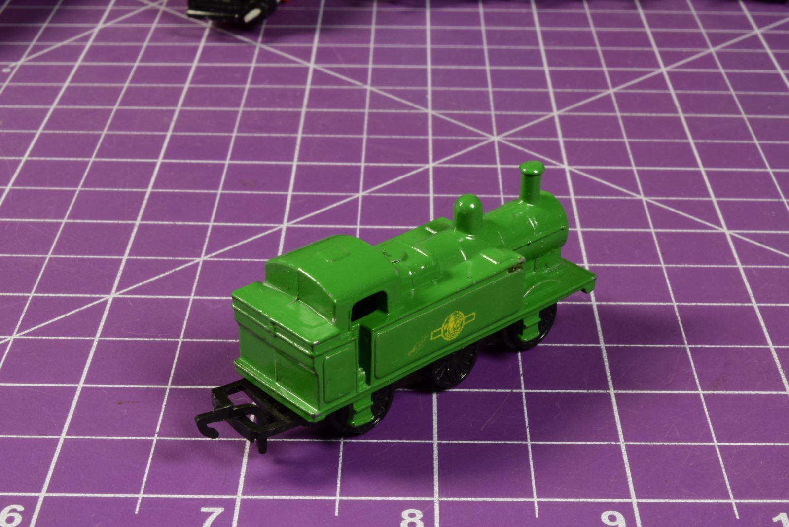 N/OOO SCALE – Lone Star Treble-O-Trains green 0-6-0 Steam Locomotive 1stONE