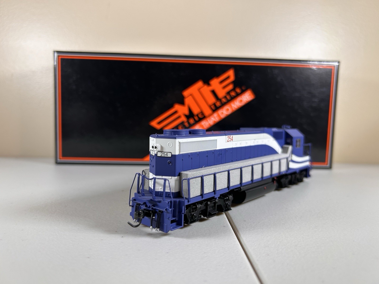 HO MTH DCC Sound Long Island GP38-2 #254