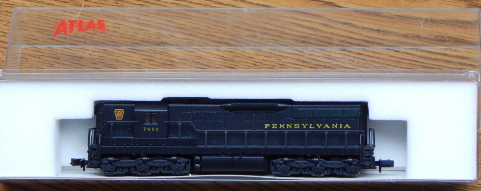 ATLAS 4527 PRR PENNSYLVANIA EMD SD-9 LOCO ENGINE USED VERY LITTLE N SCALE RUNS