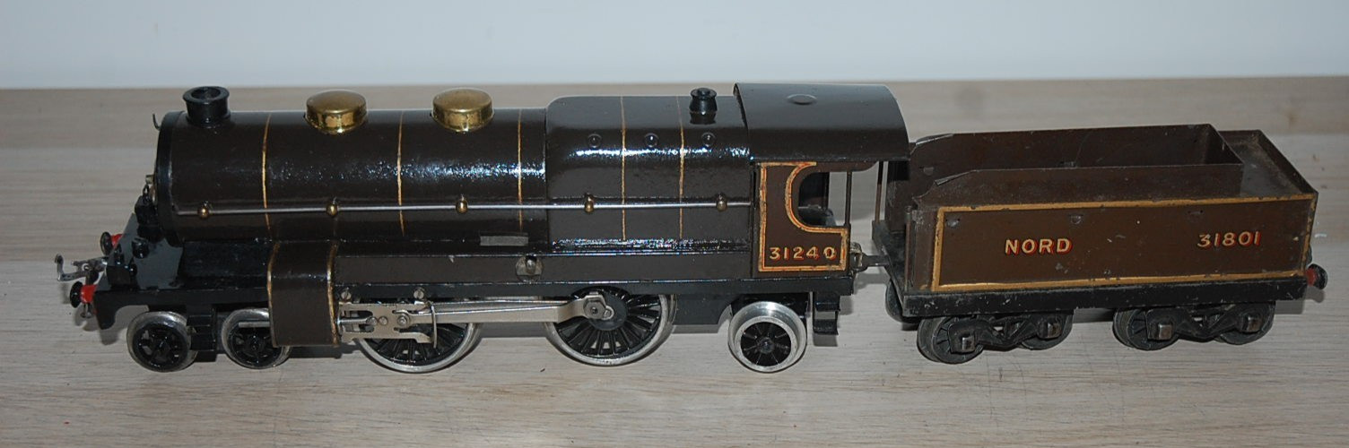 HORNBY O GAUGE CLOCKWORK 3C NORD LOCOMOTIVE AND TENDER IN BROWN LIVERY