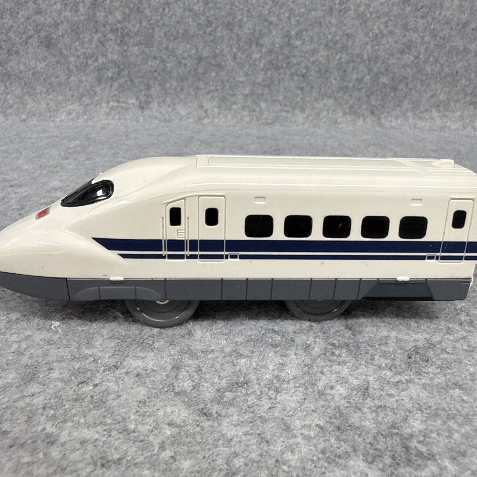 Japan Takara Tomy Plarail S-01 700 Shinkansen Motorised Train w/ Light C22