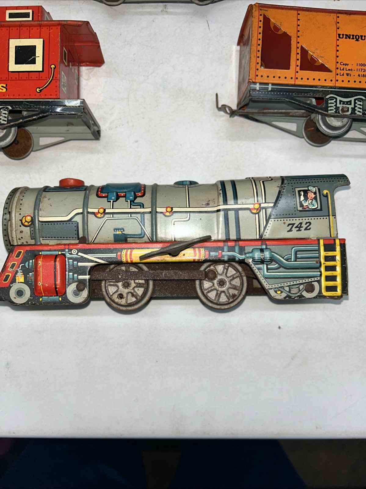 Unique Art/Lines #742 Mechanical/Wind-up Locomotive & Tenders. Runs. Read Descr.