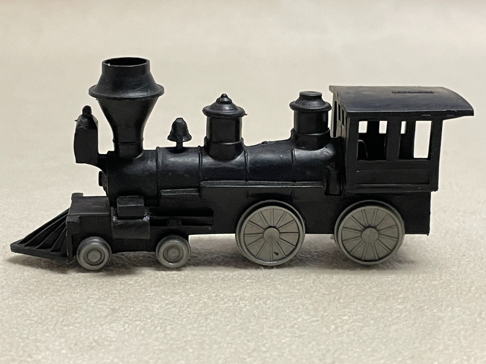GENERAL STEAM LOCOMOTIVE 3.5″ Mini Train, Vtg 1960s Hong Kong Molded Plastic Toy