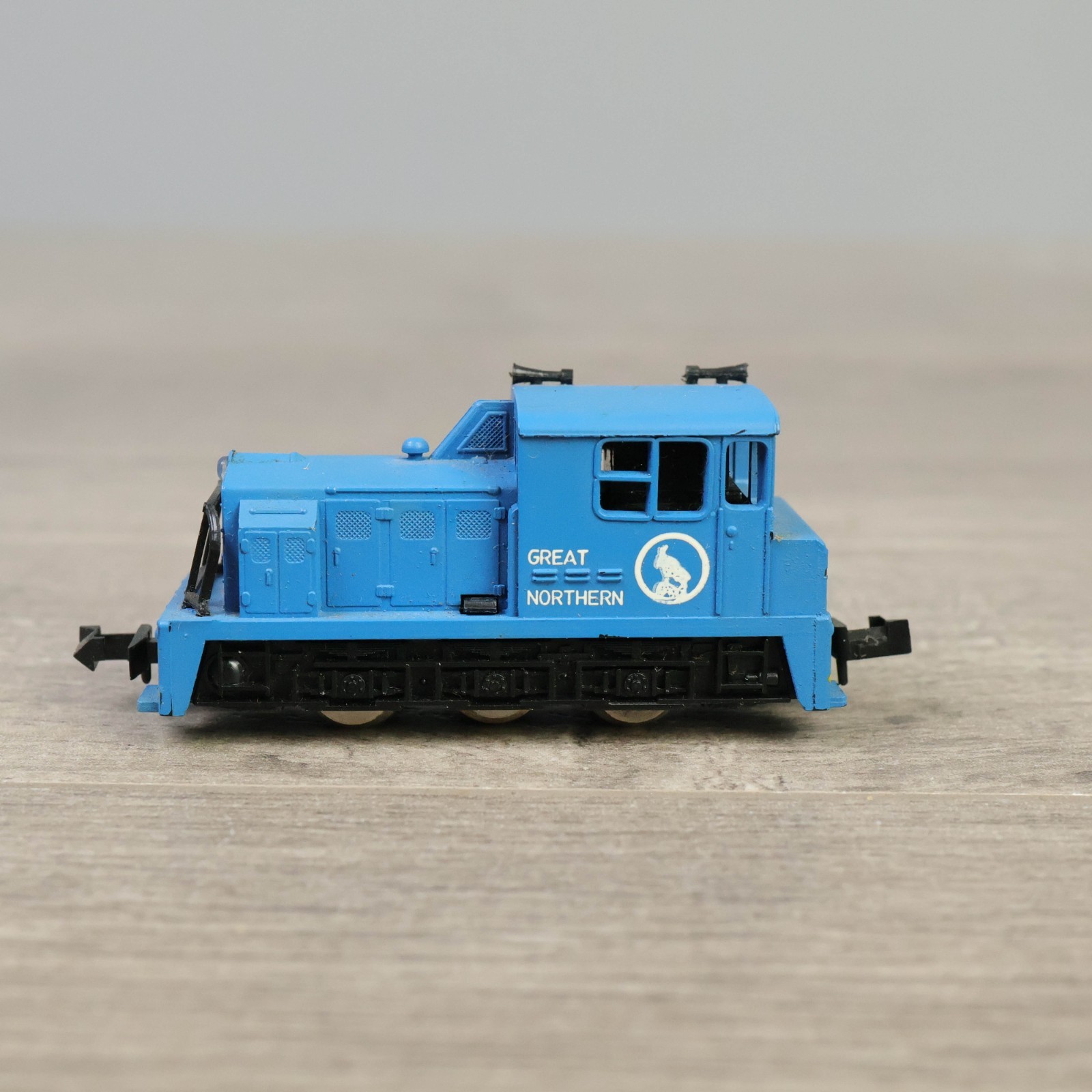 Atlas #2162 N-Scale WDT Diesel Loco Switcher Great Northern (Blue)