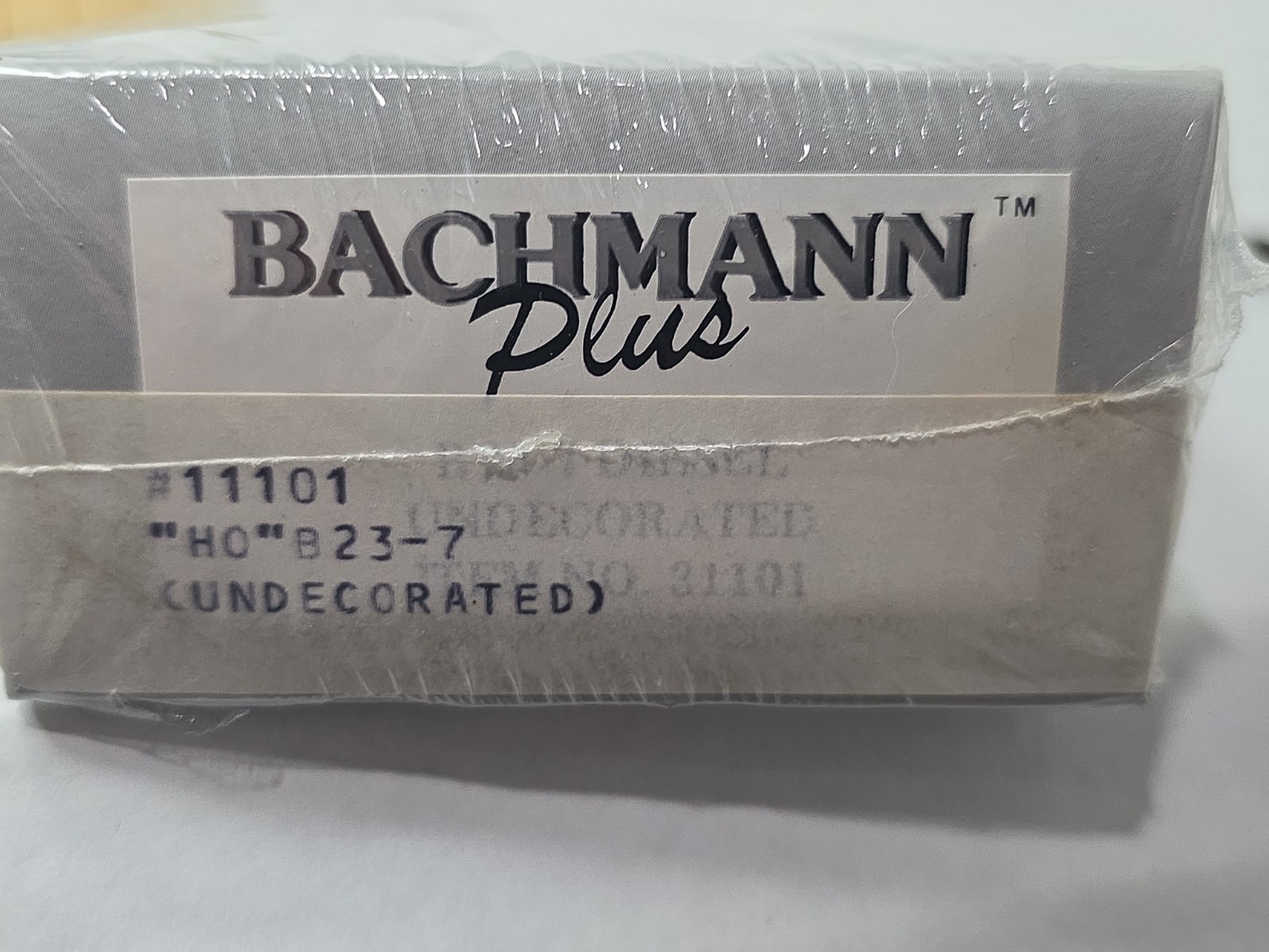Bachmann Plus HO Scale 11101 Undecorated GE B23-7 Diesel Locomotive NOS