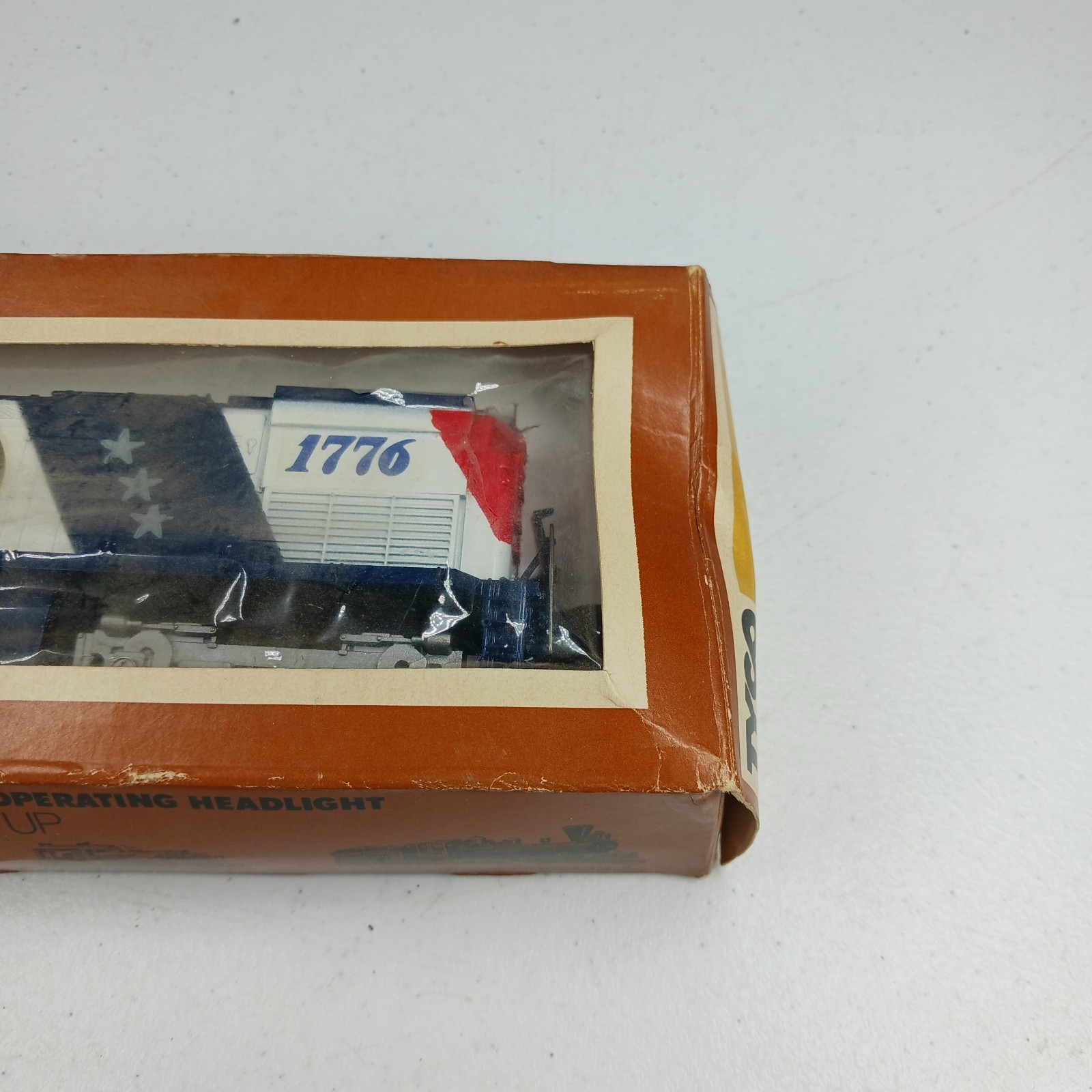 TYCO Diesel Locomotive ALCO Century 430 Spirit of ’76 HO Lighted White Blue Red