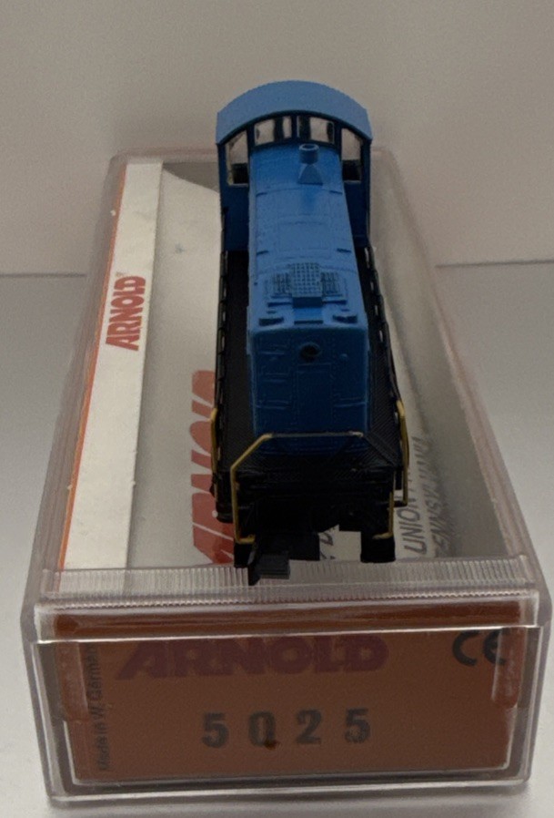 RARE NIB Arnold 5025 Alco S-2 loco Boston & Maine BM #1260 Blue Bird Scheme Cust