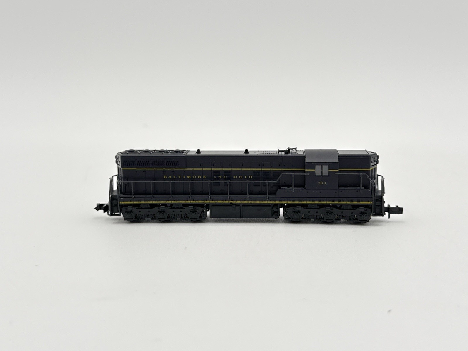 Atlas – N – Baltimore & Ohio – EMD SD-7 Diesel #761- Train 4506