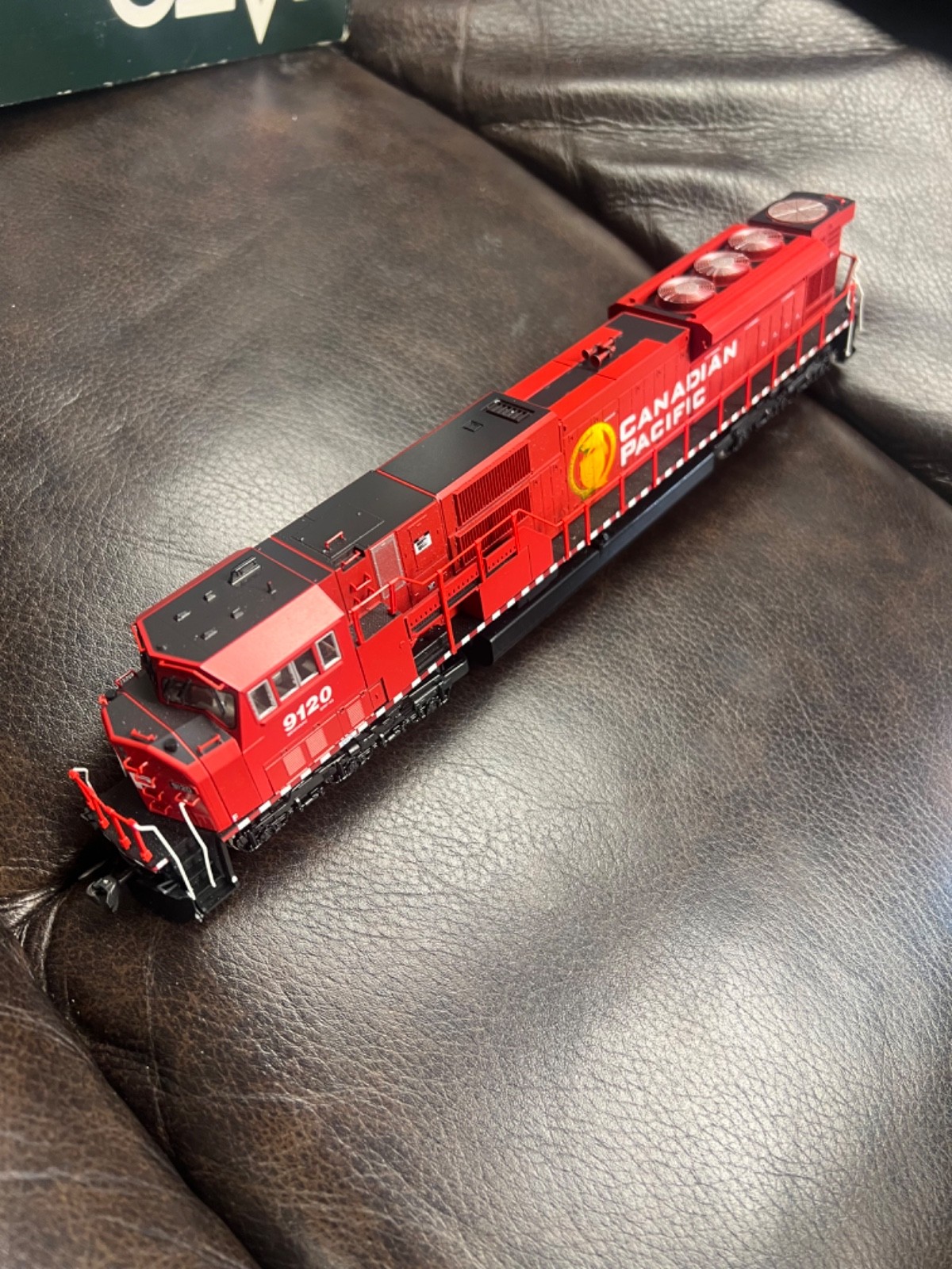 Kato 37-6351 HO Scale Canadian Pacific EMD SD90/43MAC Diesel Locomotive #9120 LN