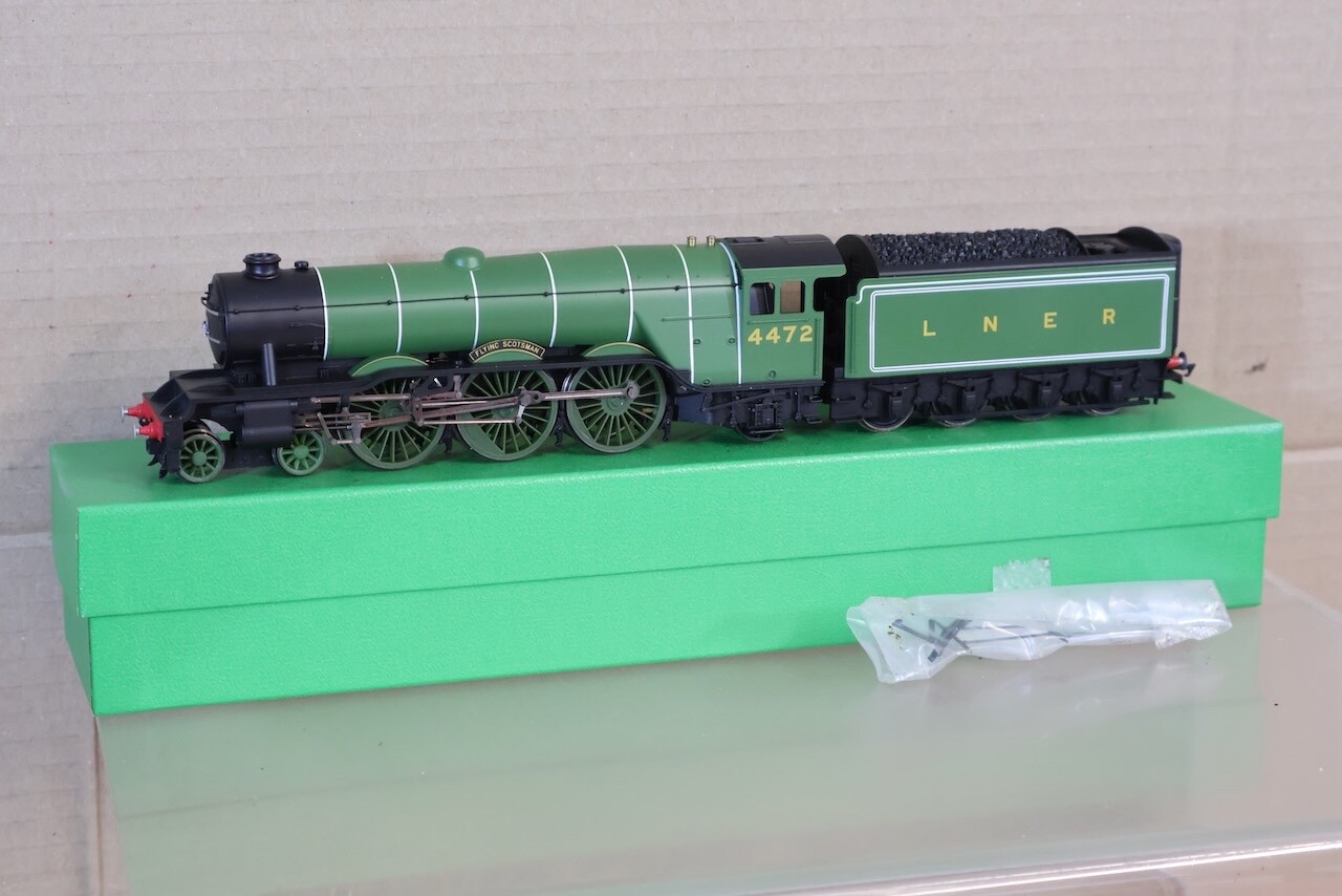 HORNBY R3086 DCC READY LNER 4-6-2 CLASS A3 LOCOMOTIVE 4472 FLYING SCOTSMAN om