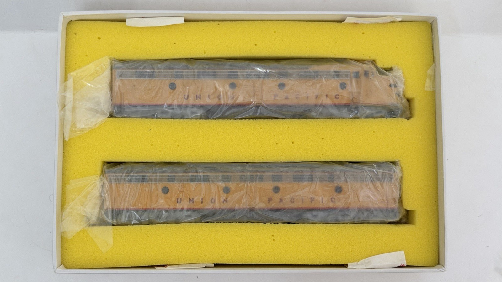 Oriental Limited HO EMD E9A + E9B 2400HP UP Locomotive Set, Brass