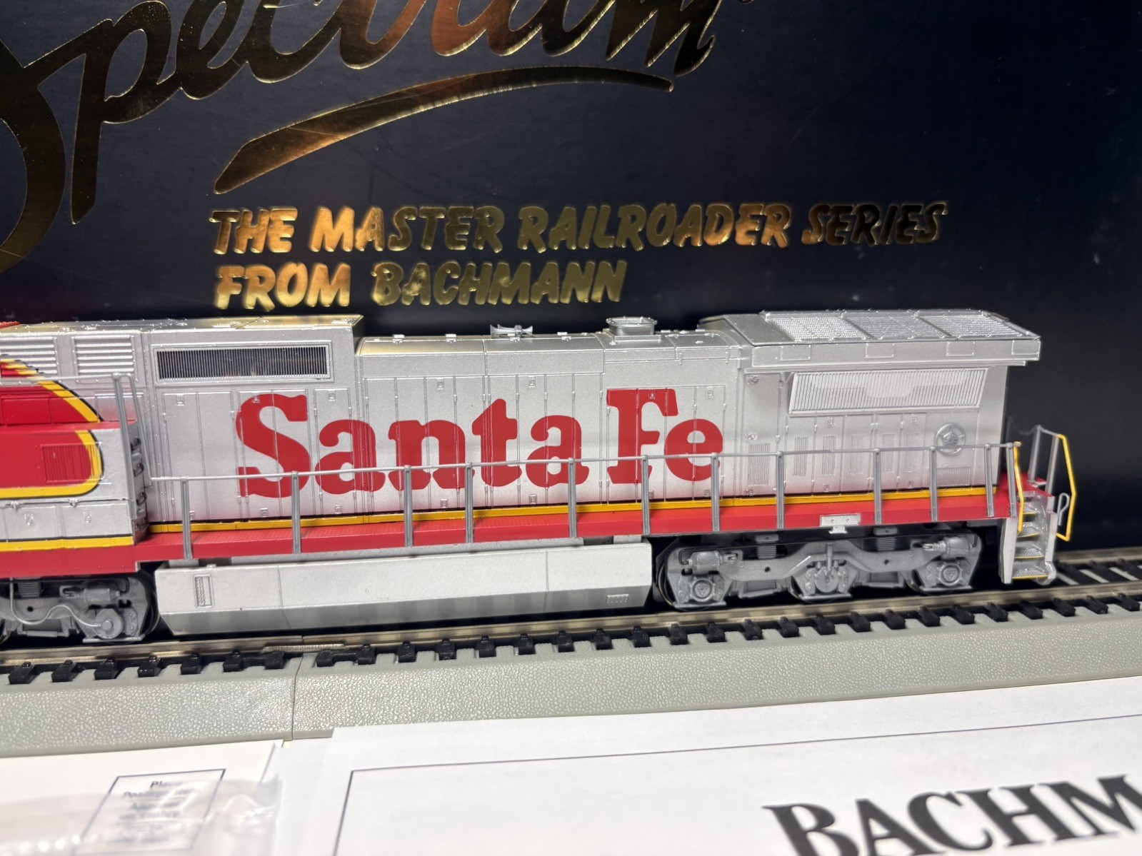 Bachmann Spectrum DCC 83503 HO Scale 8-40CW Locomotive Santa Fe #808