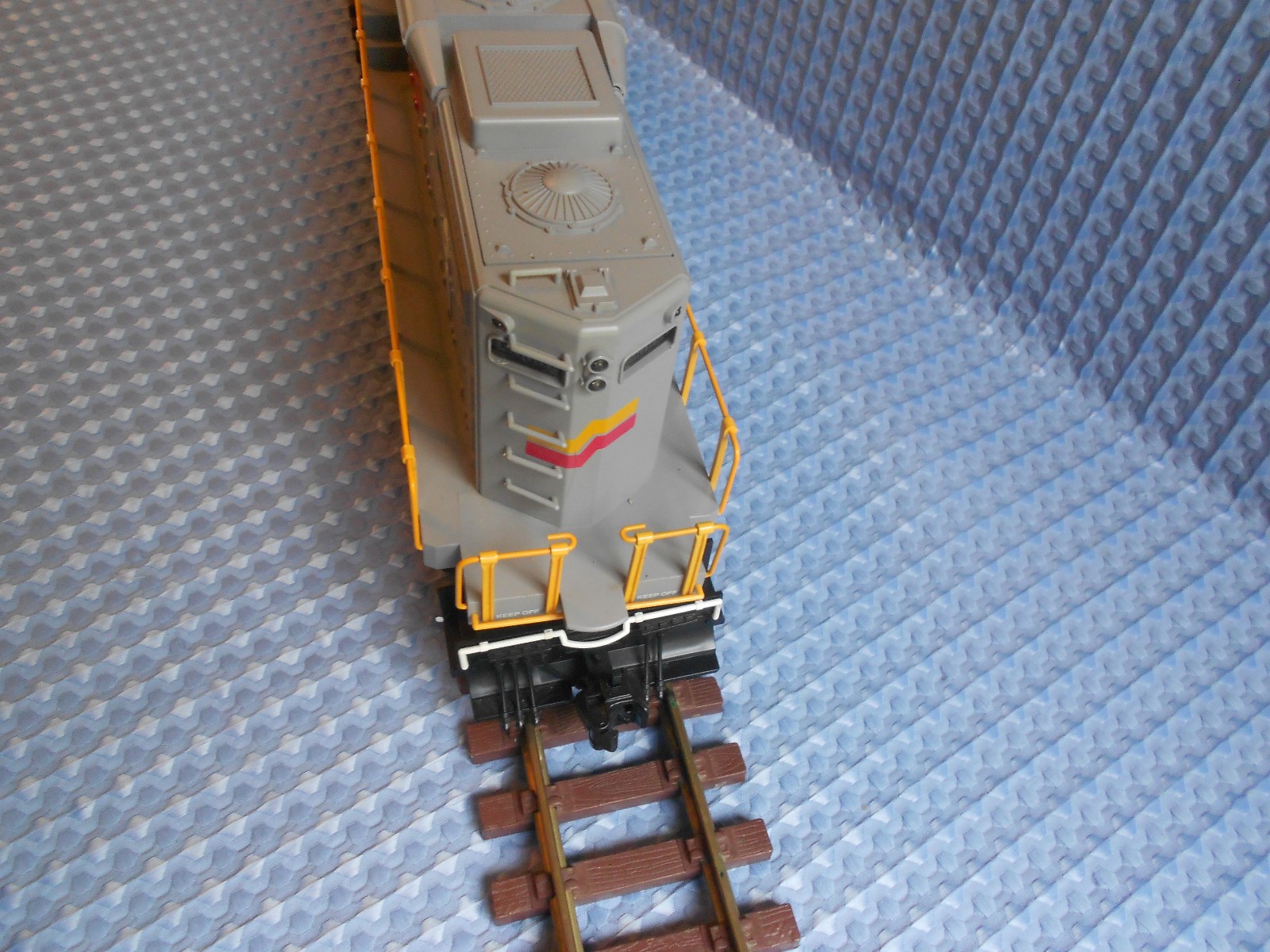 LIONEL 8-85000 G Scale SEABOARD SYSTEM GP-9 DIESEL LOCOMOTIVE LIONEL 8-85000