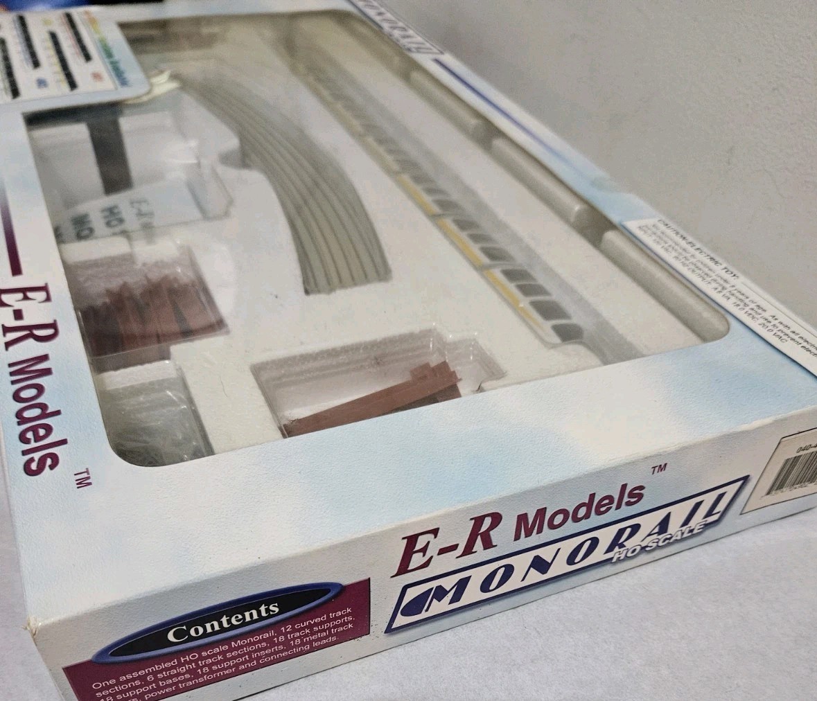 E-R Models Monorail Set Yellow Stripe #4902 HO Scale