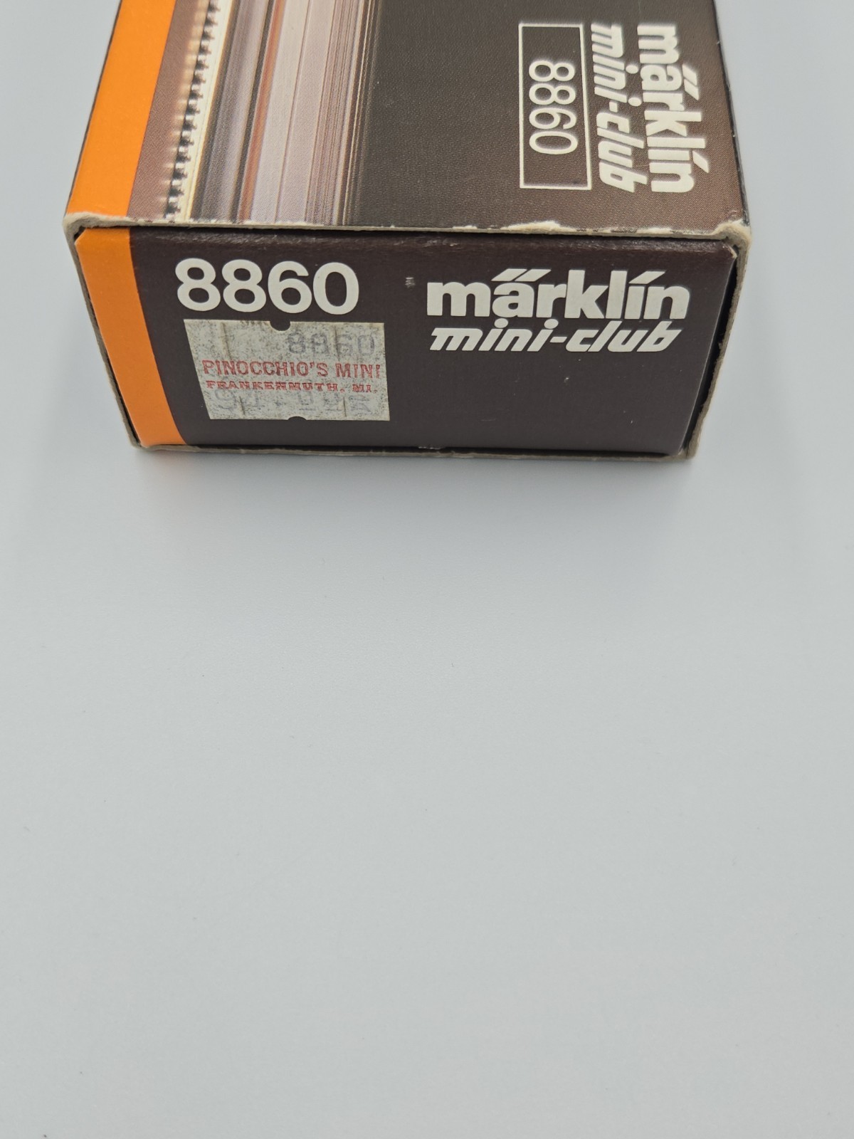 Marklin Mini-Club 8860 Z-Scale Locomotive EMD F7 Santa Fe OPEN BOX