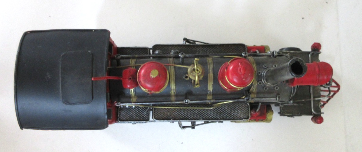 G SCALE SIZE CUSTOM MADE METAL 2-8-0 DISPLAY STEAM ENGINE