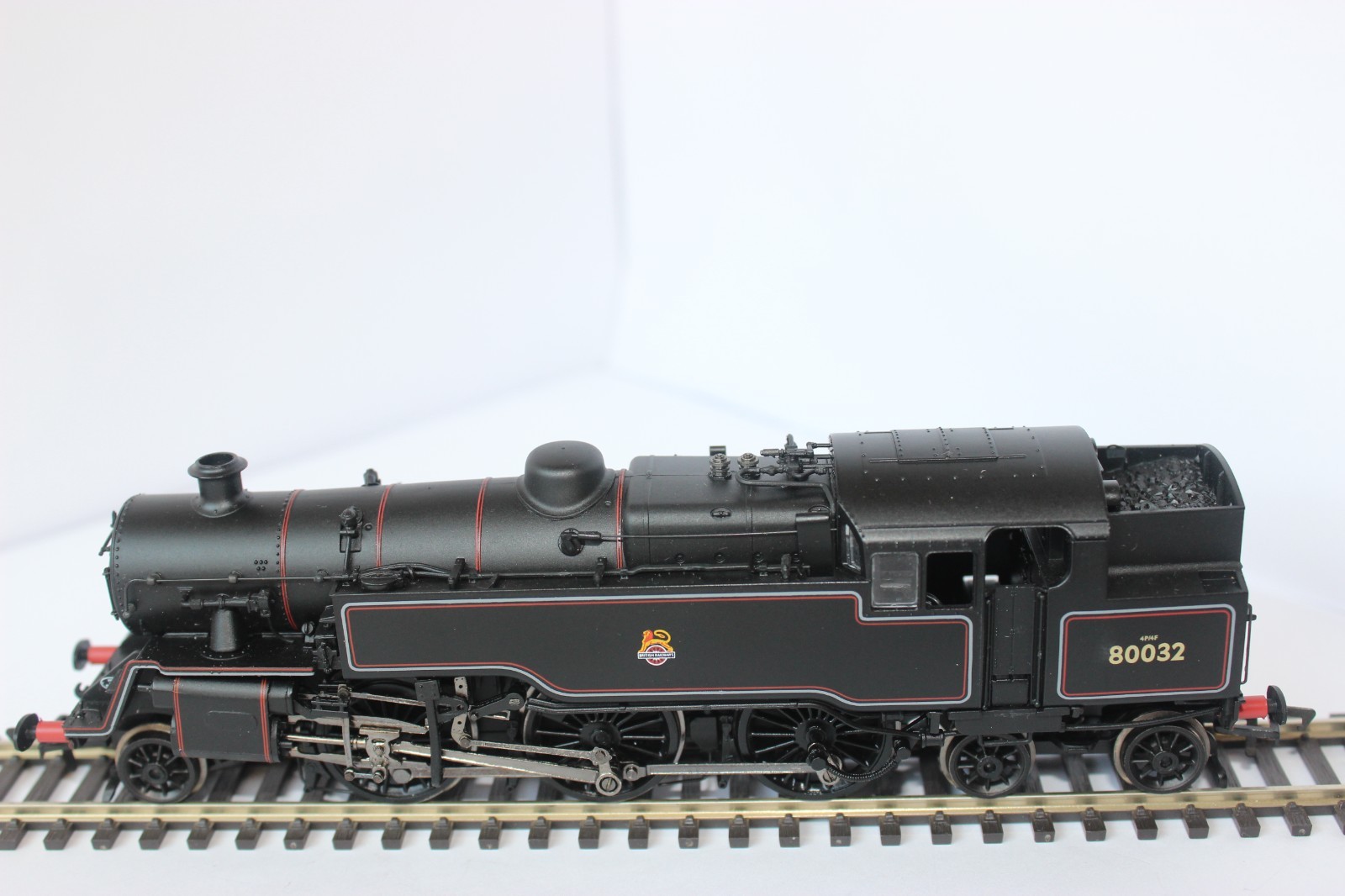 Bachmann 32-352 Standard Class 4MT Tank 80032 BR Lined Black E/Emblem Boxed.