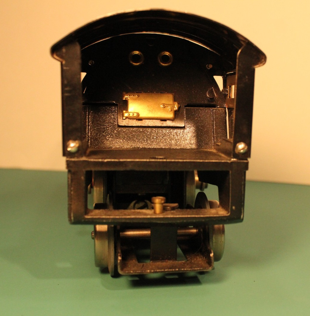 LIONEL 1835-E STANDARD GAUGE STEAM LOCOMOTIVE & COAL TENDER, RUNS (1934-1939)