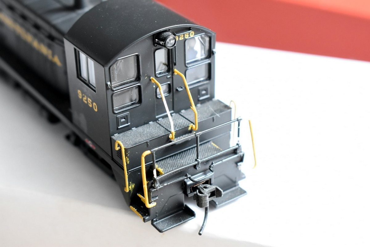 HO-Broadway Limited 639 Pennsylvania RR EMD Switcher NW2 Phase V #9250 w/ Sound