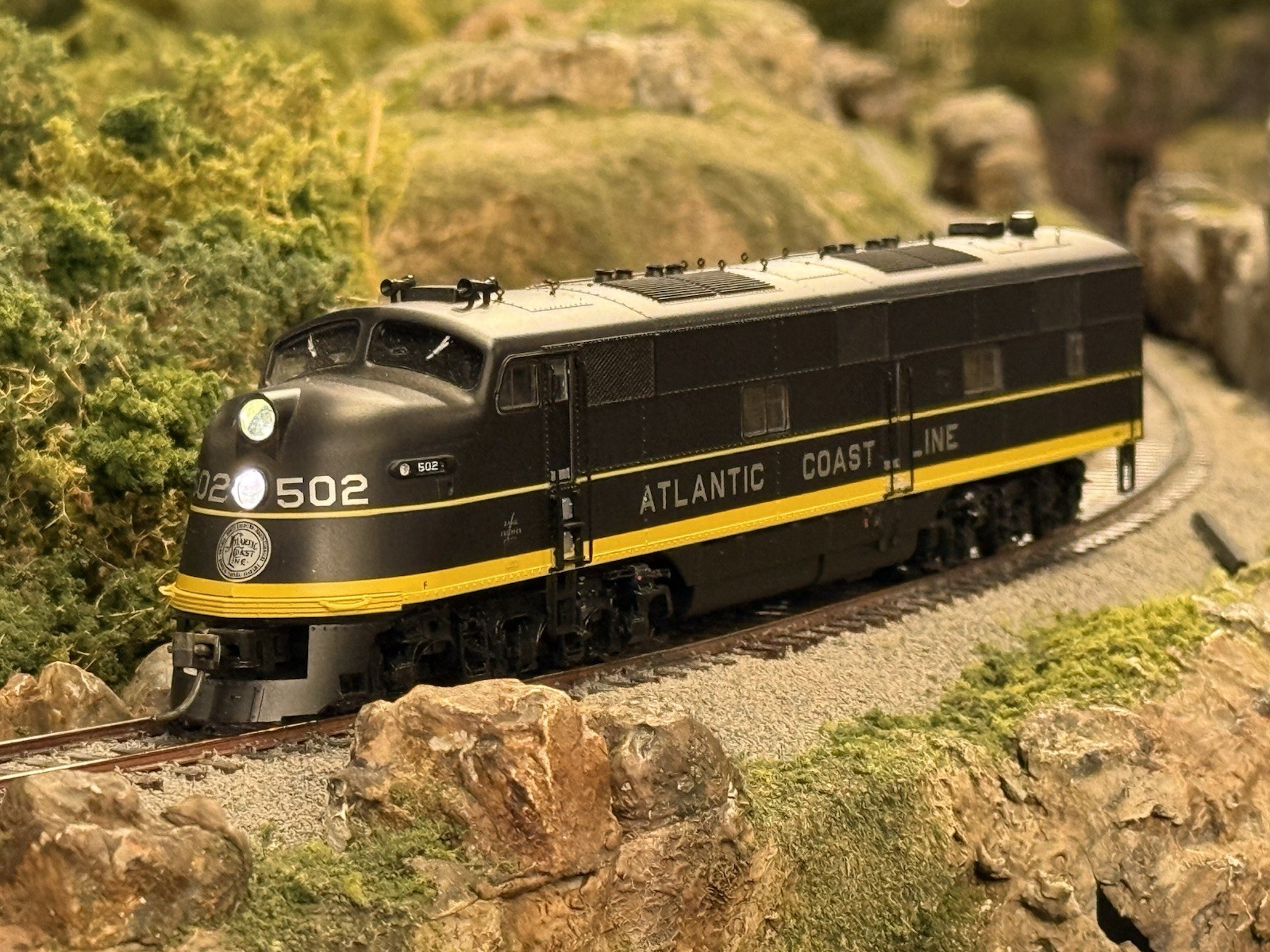 HO Proto 2000 DCC/Tsunami2 SOUND Atlantic Coast Line EMD E6 #502
