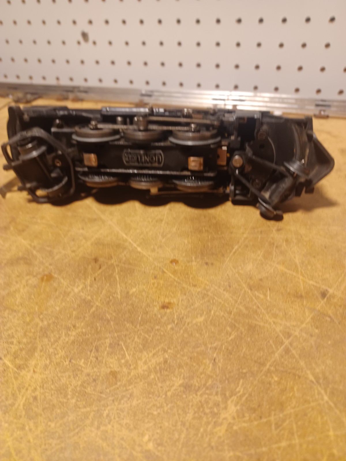 Lionel Cast Metal Steam Engine and Tender O Gauge