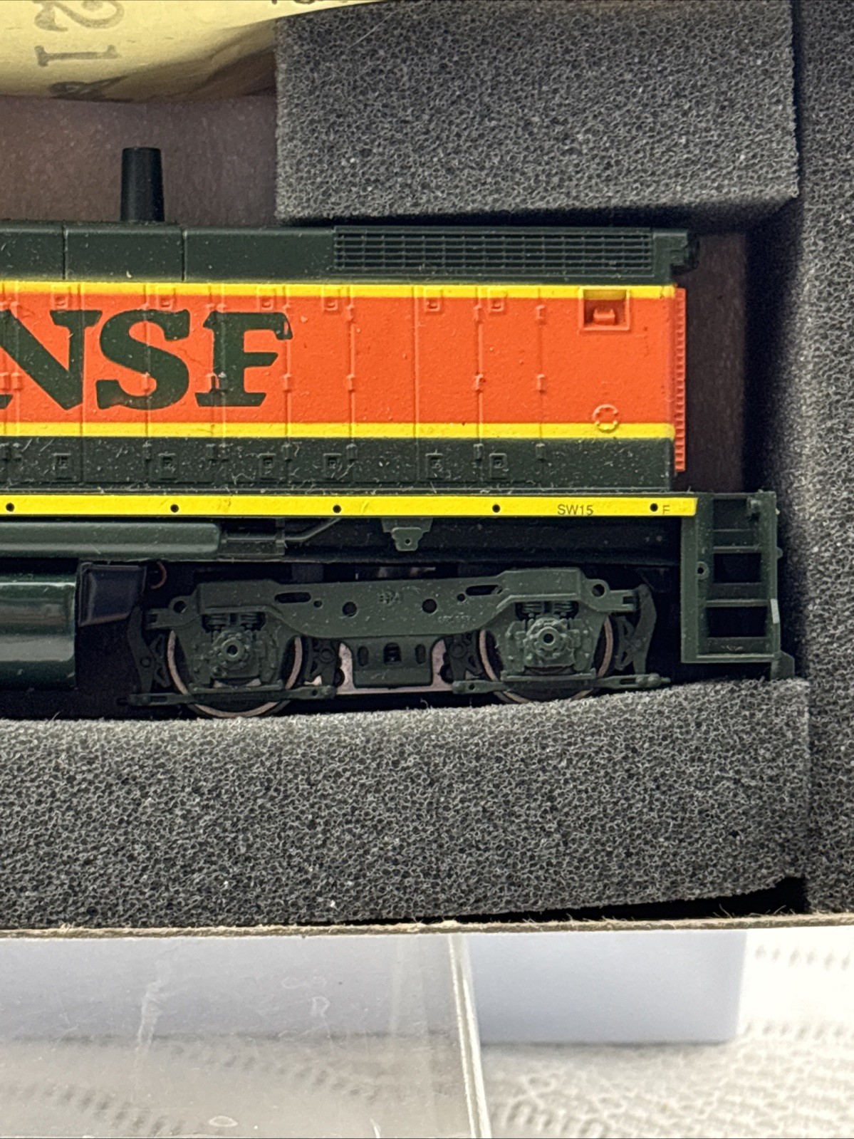 Athearn 3943 HO Scale BNSF SW1500 Powered Diesel Locomotive # 3440 NIB