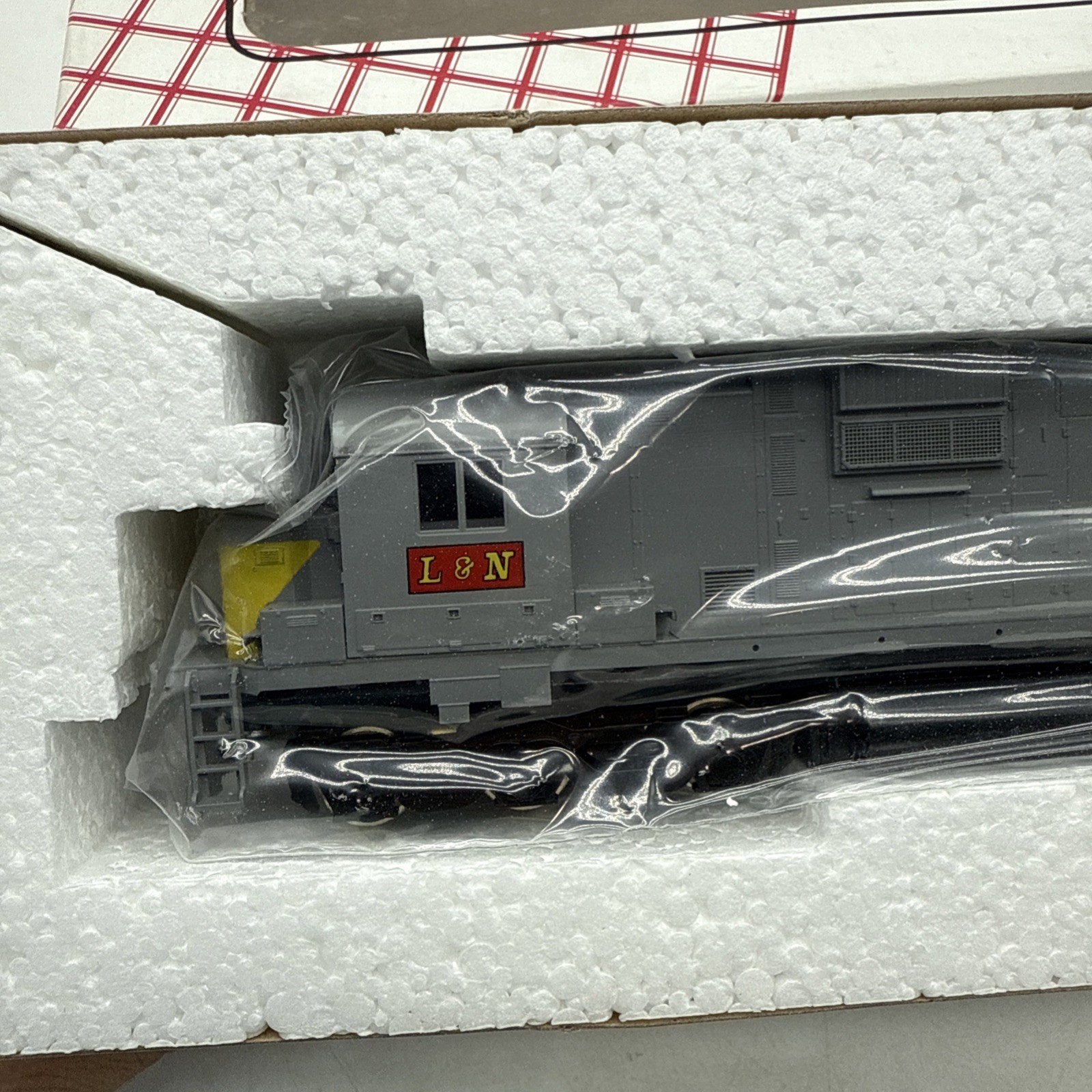 Stewart Hobbies 6313 HO Alco Century 630 Louisville & Nashville Engine Train