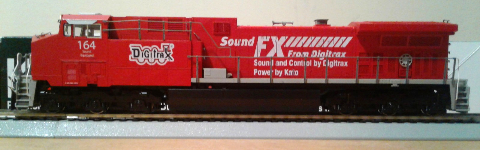 HO SCALE KATO GE AC4400CW DIGITRAX SOUND DEMONSTRATOR #164 DCC & SOUND