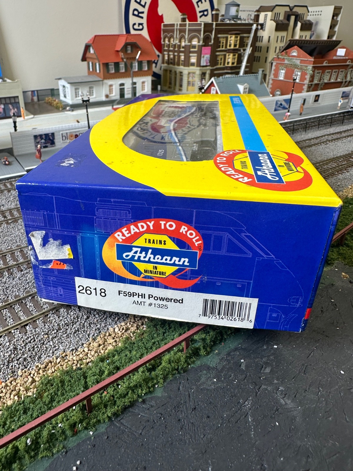 USED ATHEARN # 2618 AMT F59PHI POWERED LOCOMOTIVE # 1325 HO SCALE