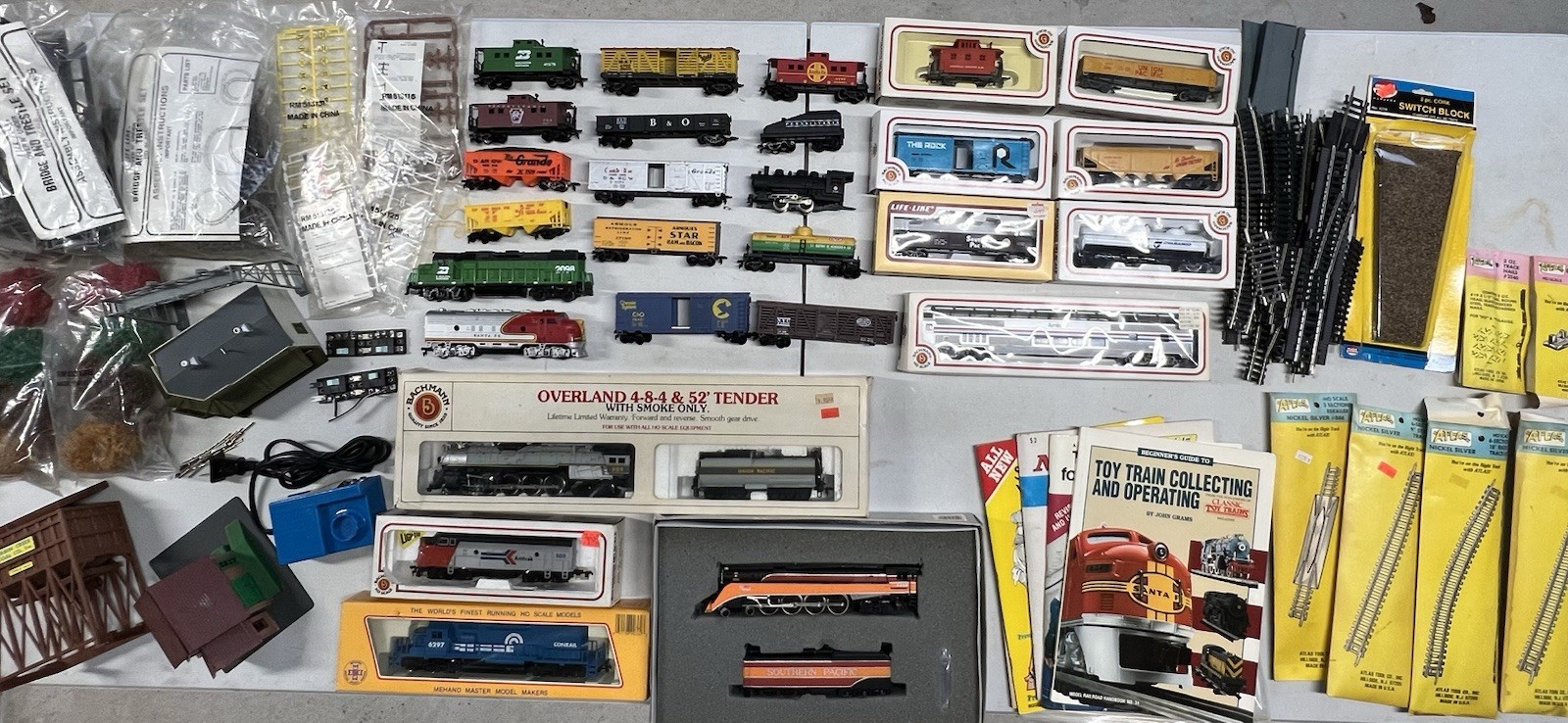 HO Scale Train Huge Lot-Bachmann – Atlas – Life Like – Mehano – Read