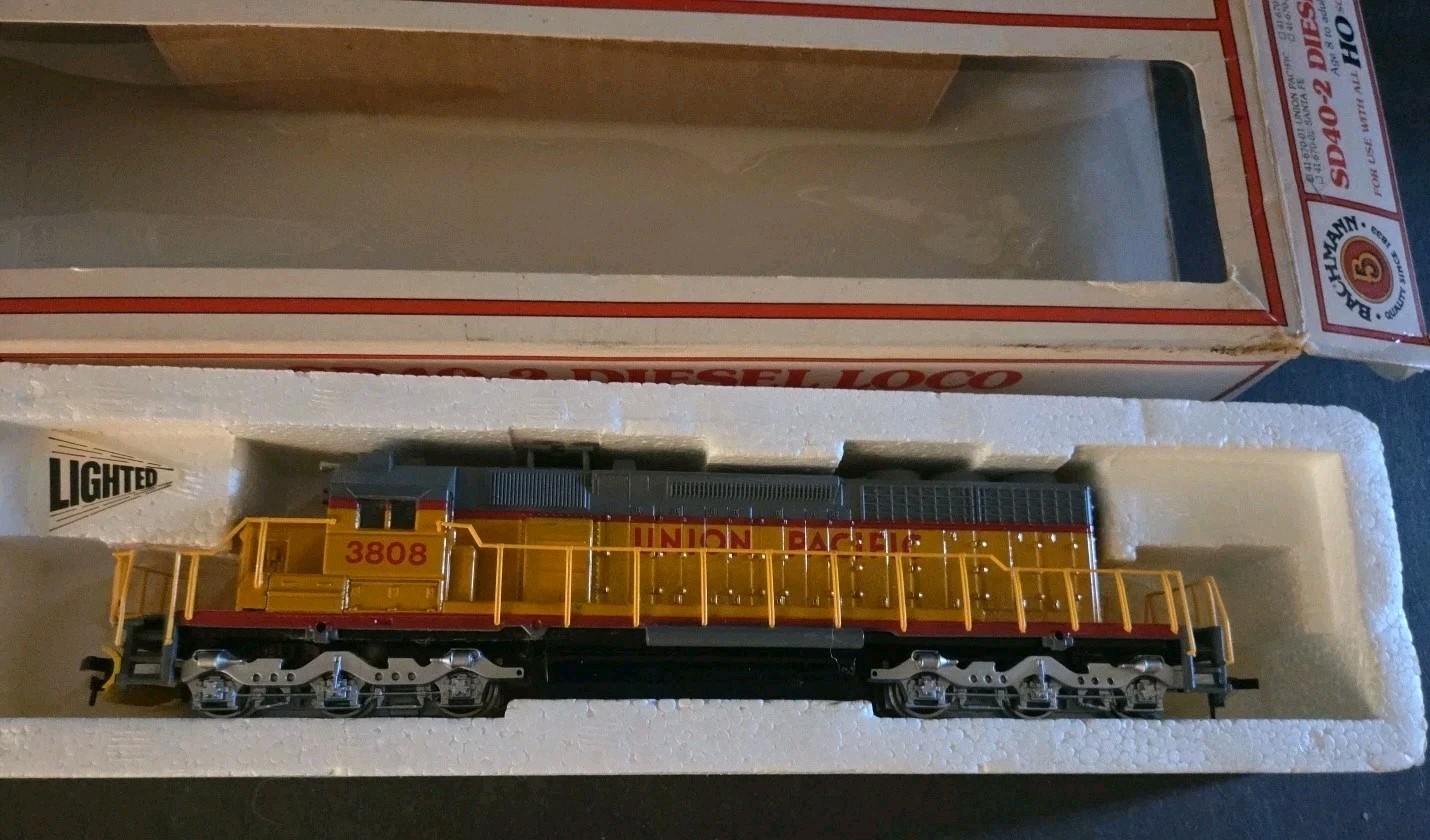 Bachmann Union Pacific SD40-2 Diesel #3808 Reversing Headlights & Blinking Warni