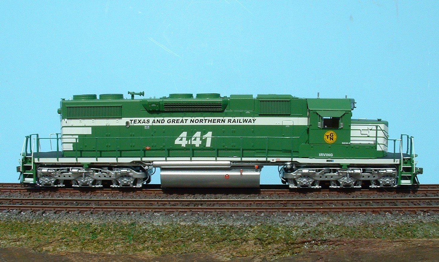 HO Scale Trains Texas & Great Northern SD38-2 locomotive #441 Home Shops NEW NIB