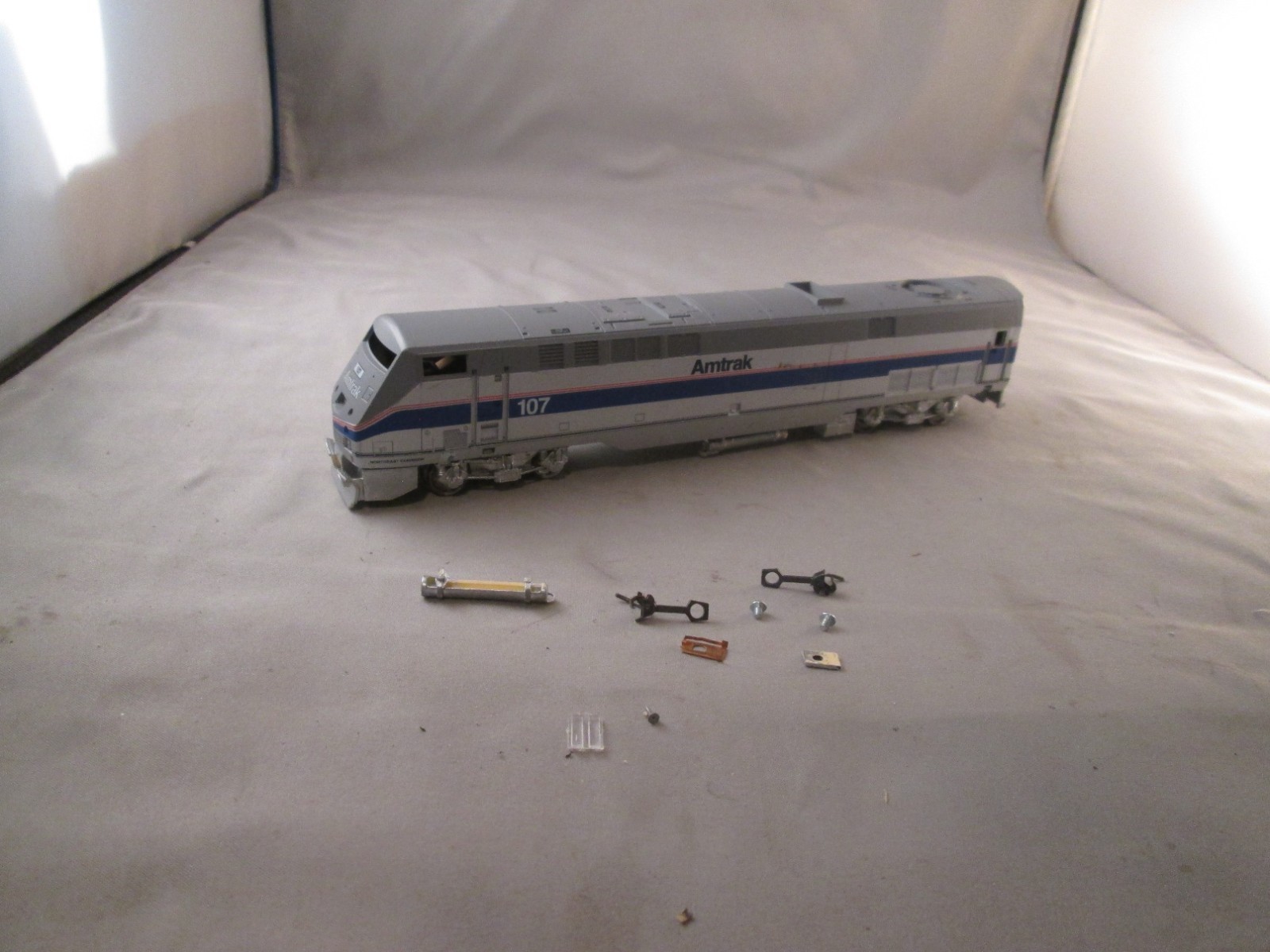 HO Scale Amtrak Northeast Corridor Deisel Powered Locomotive #107 partial used