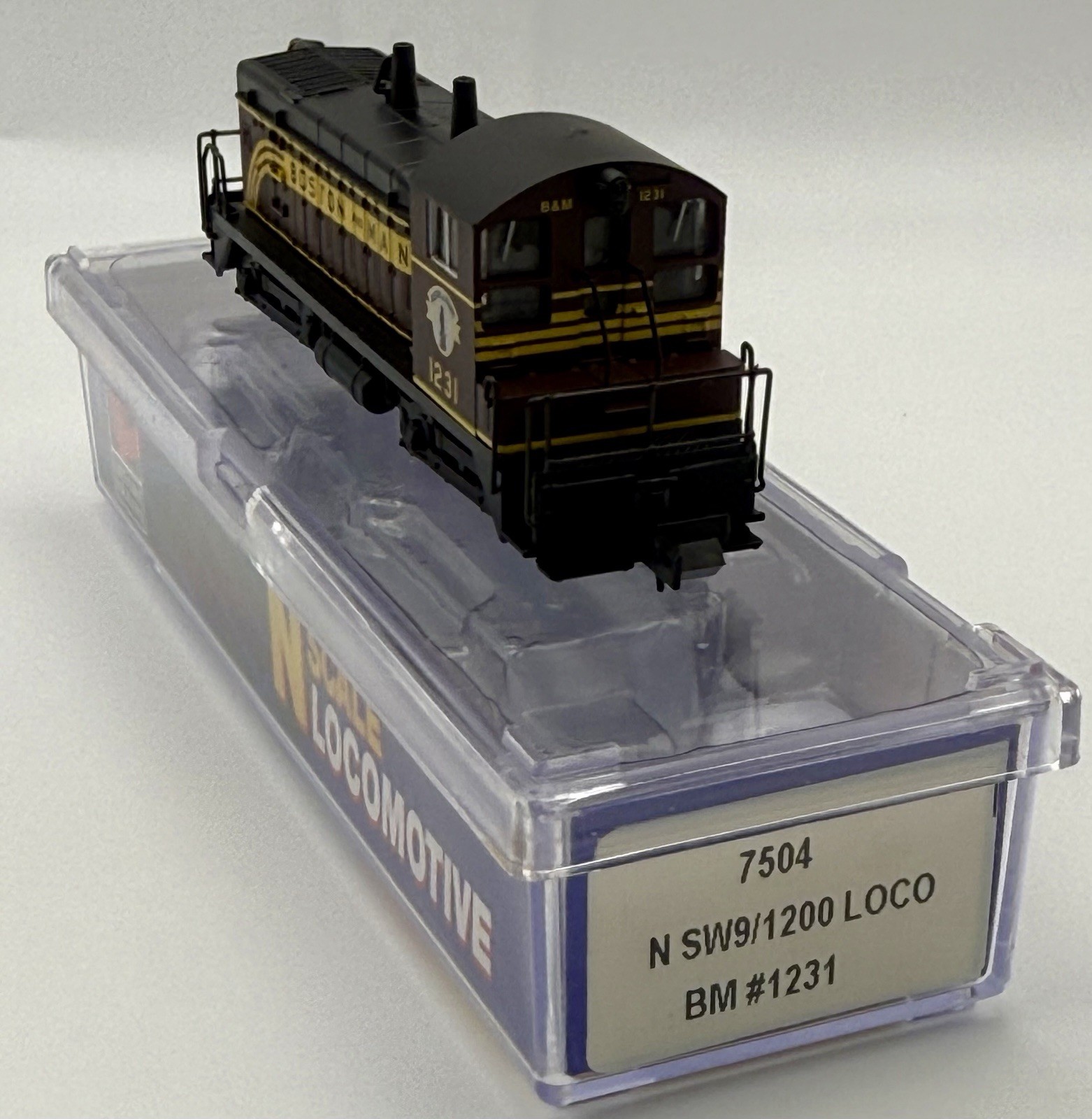 RARE NIOB N Life Like 7504 SW9/1200 Switcher Loco Boston & Maine #1231 Minutemen