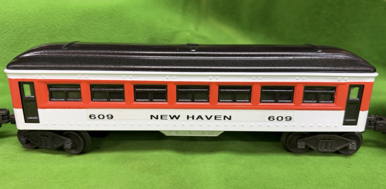 LIONEL 2037 WITH 6026W TENDER CUSTOM PAINTED NEW HAVEN #2440, 2440, 2441