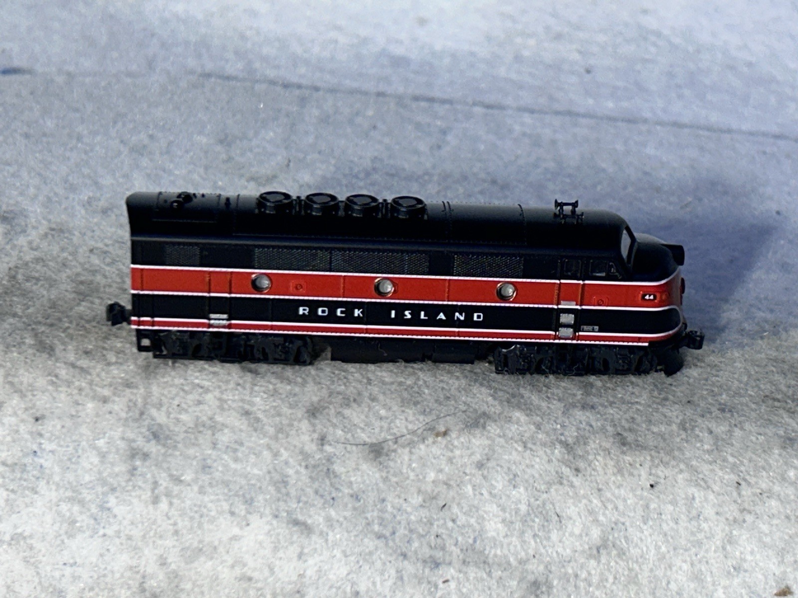 Beautiful KATO Rock Island RR F-3A #44 Locomotive N Gauge ￼